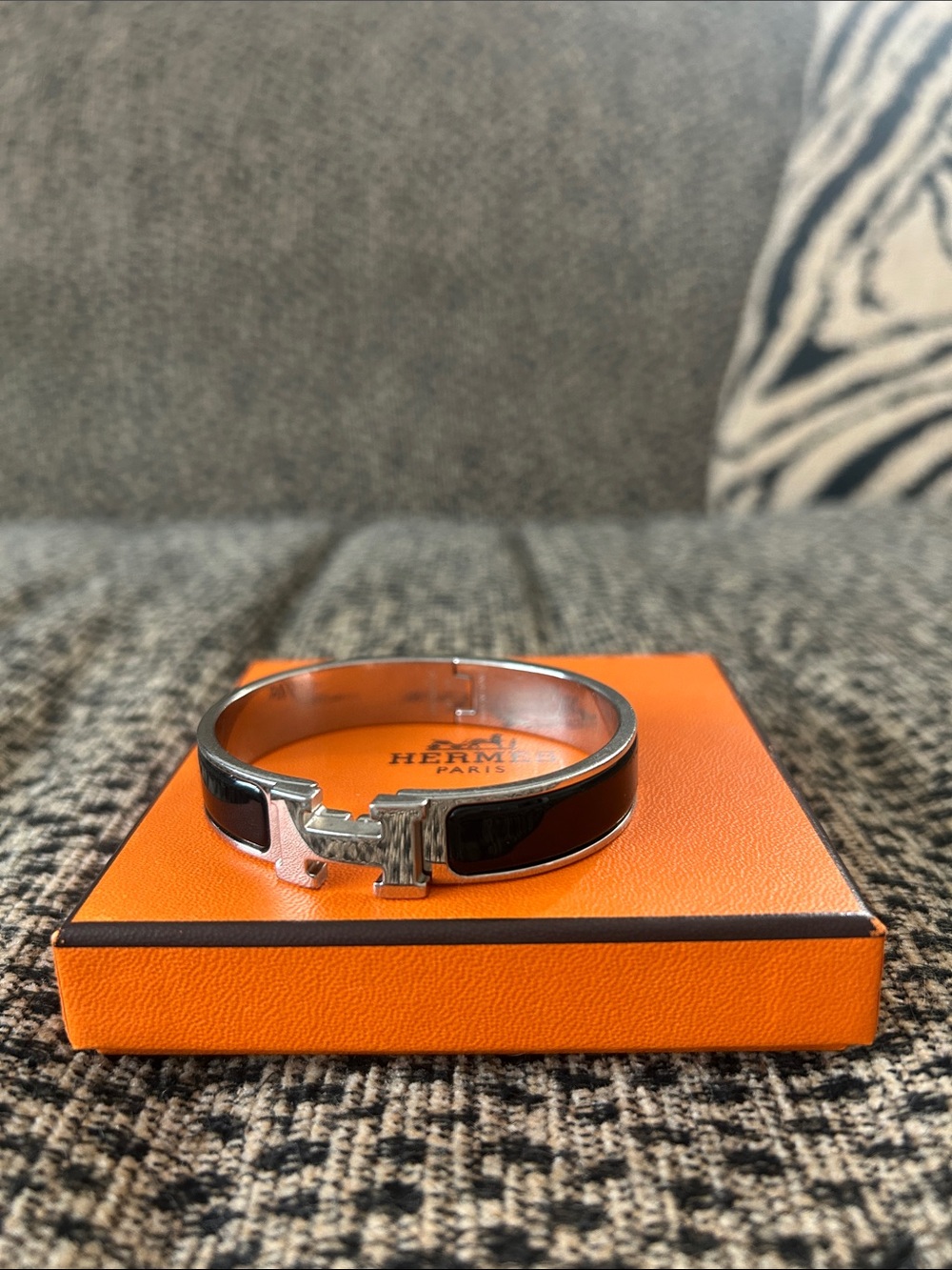 Hermes Black & Silver Women’s Enamel H Narrow Clic Clac Bracelet